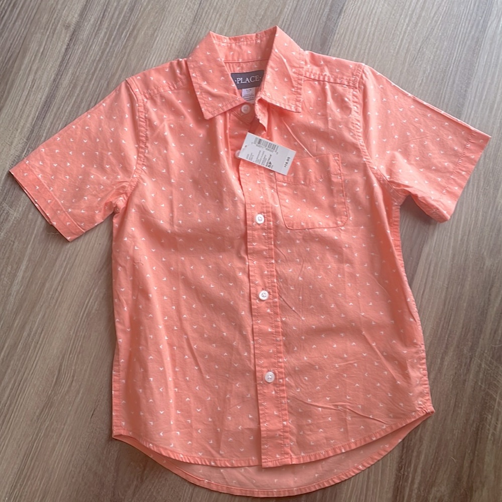 Children’s Place boys short sleeve button up. Size 5/6
